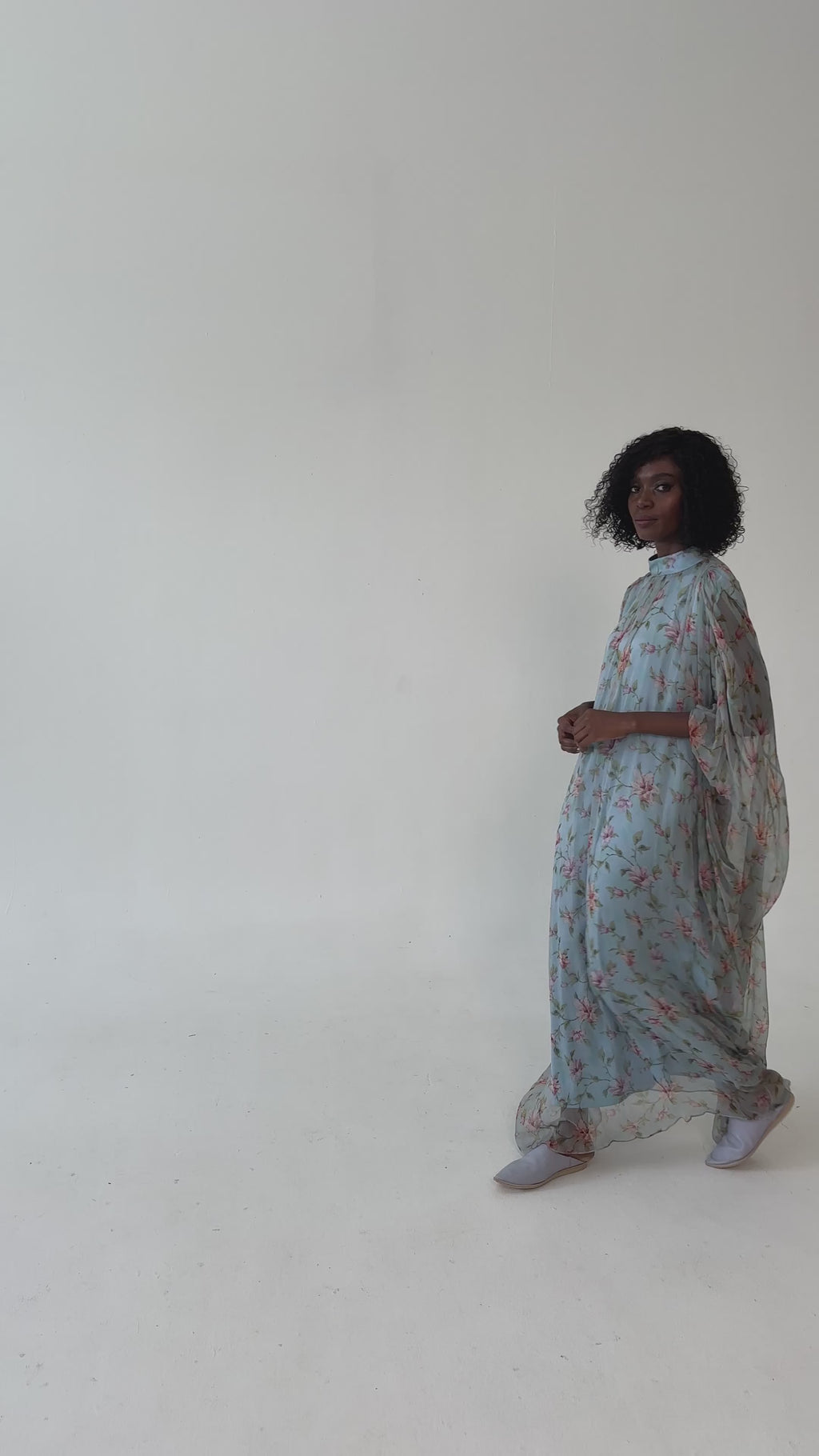 Eco-friendly kaftan
Sustainable baby blue dress
Blue floral print kaftan
Biodegradable chiffon kaftan
Elegant kaftan with pockets
Designer blue kaftan
Luxury fashion for women
Satin-lined kaftan
Effortless style dress
Relaxed elegance kaftan
Eco-conscious women’s clothing
Ethically made dress
Handmade kaftan dress
Lightweight blue kaftan
Sustainable floral kaftan
Feminine blue dress
Flowing kaftan dress
High-end sustainable fashion
Luxury kaftan with satin slip
Size S kaftan